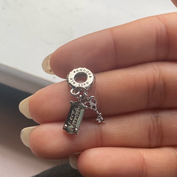 Disney x Pandora Alice in Wonderland Key & Door Knob Dangle Charm - Picture 3 of 3